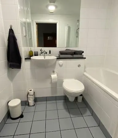 Stunning Modern 2bed Near City& Airport شقة دبلن