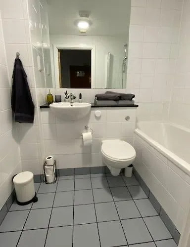 Stunning Modern 2bed Near City& Airport Lejlighed Dublin