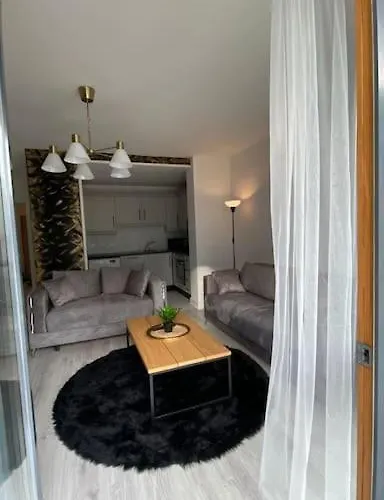Stunning Modern 2bed Near City& Airport Apartment *